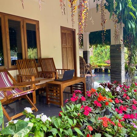 Flower Valley Plantation Homestay Munnar Buitenkant foto