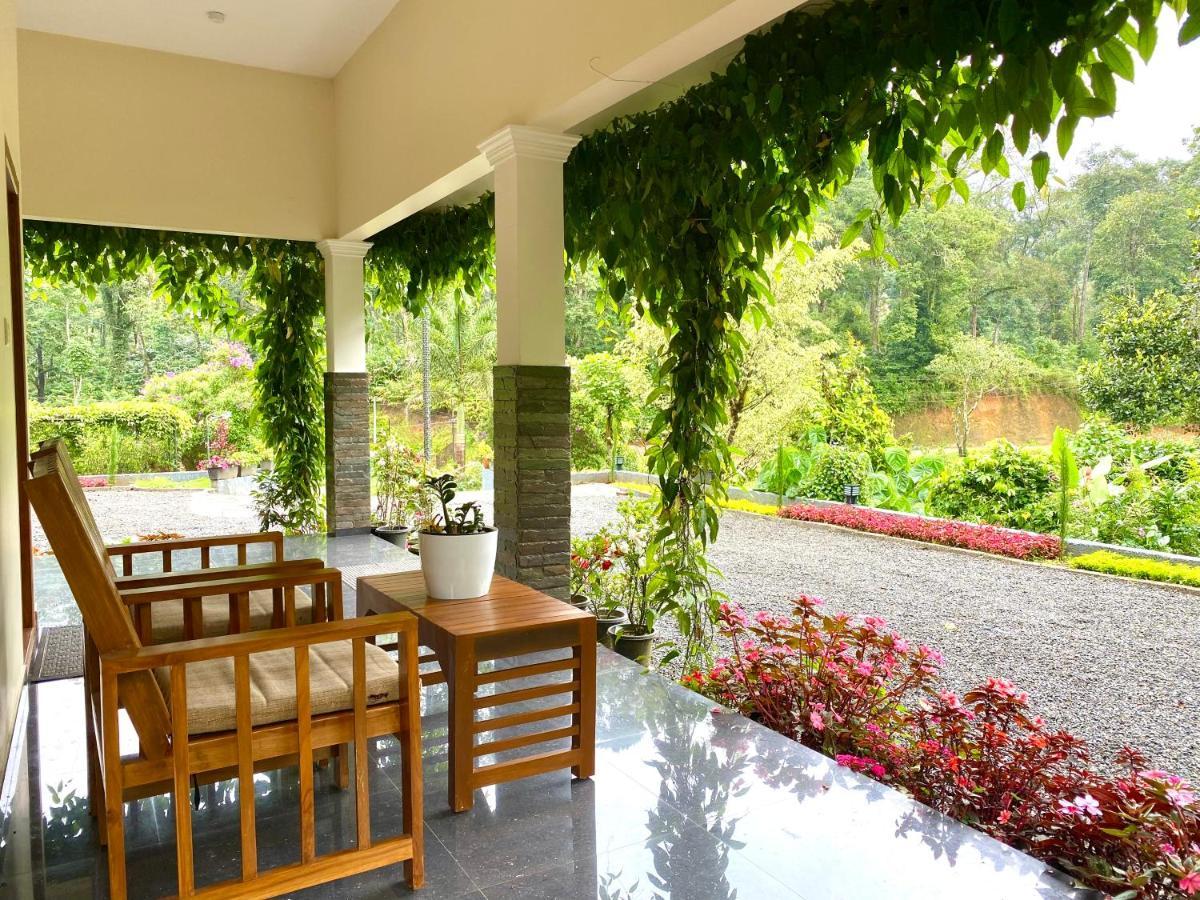 Flower Valley Plantation Homestay Munnar Buitenkant foto