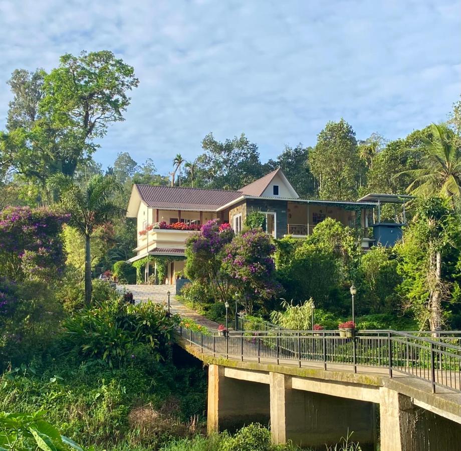 Flower Valley Plantation Homestay Munnar Buitenkant foto